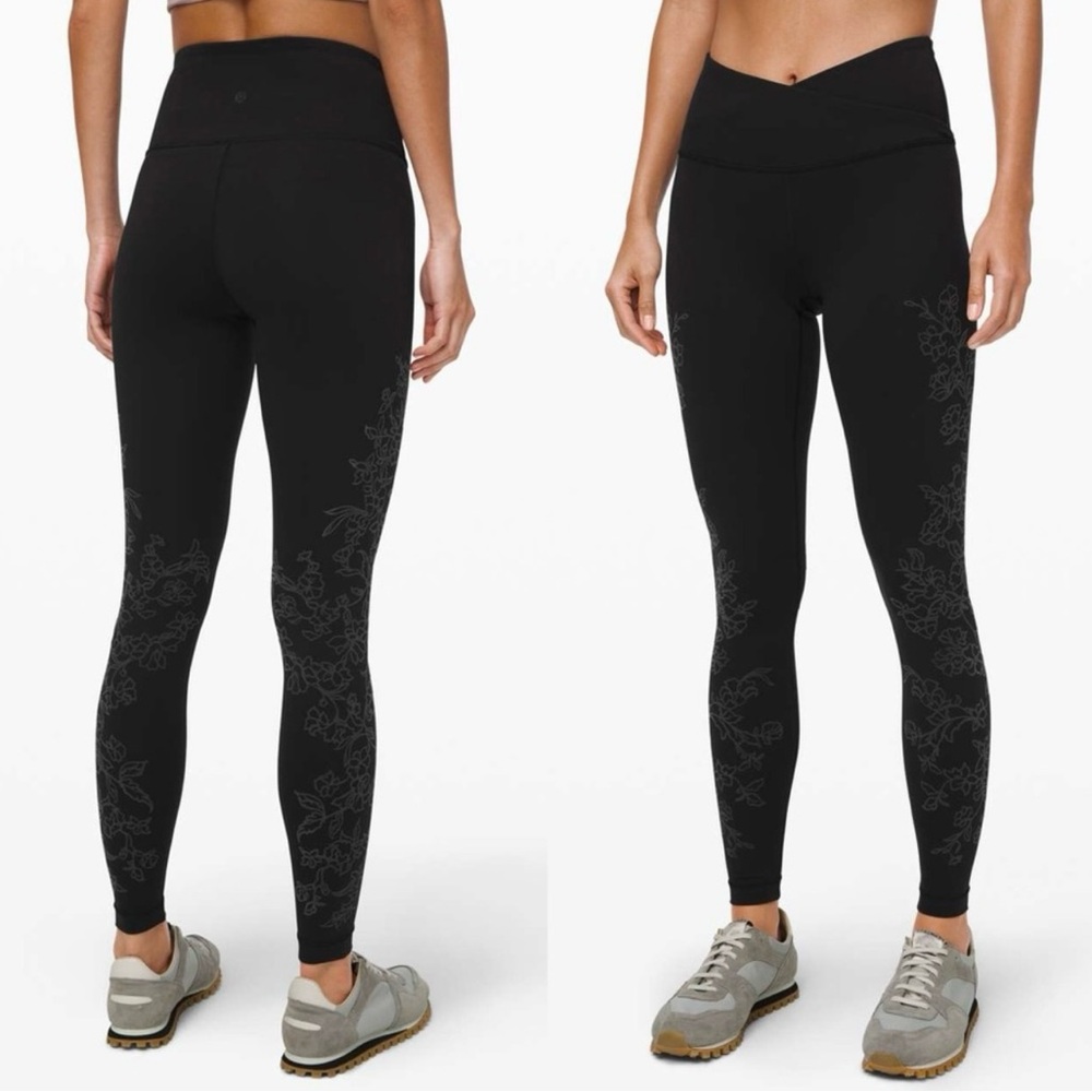 Lululemon Always On High-Rise Tight 28"* Flocked Everlux
Black Size 4